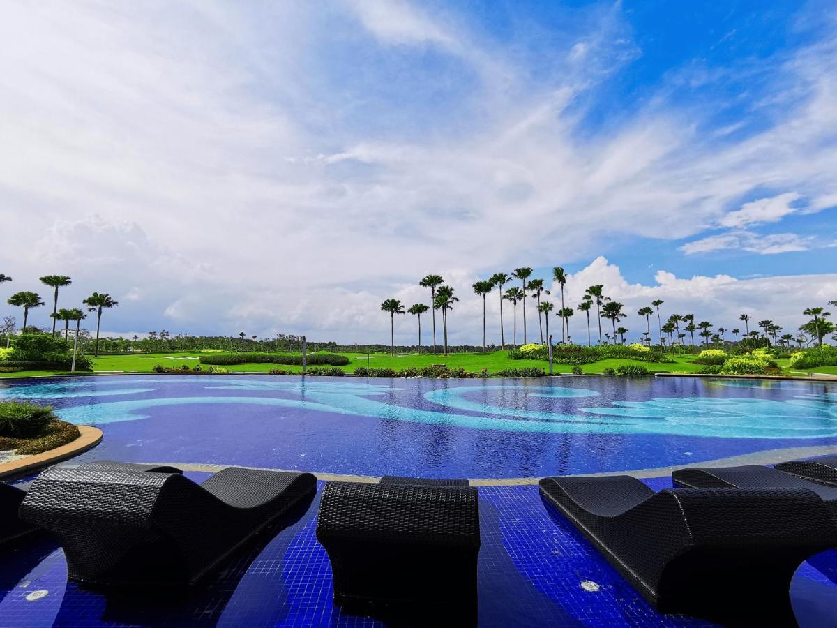 Forest City Golf Hotel Nusajaya  Exterior photo