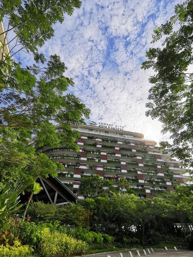 Forest City Golf Hotel Nusajaya  Exterior photo