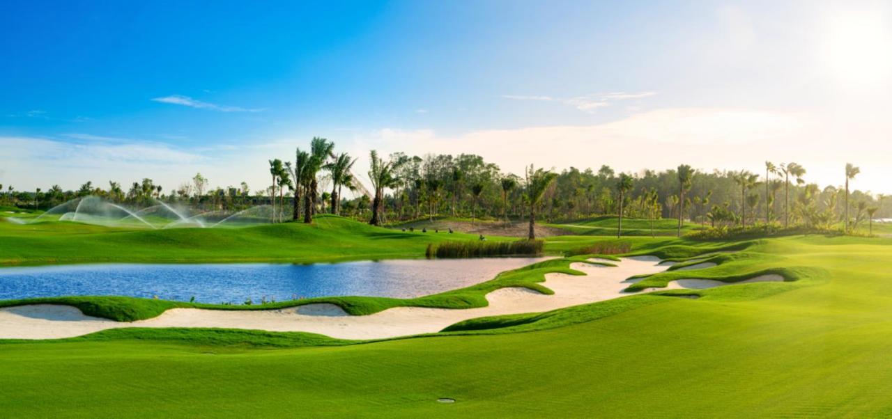 Forest City Golf Hotel Nusajaya  Exterior photo